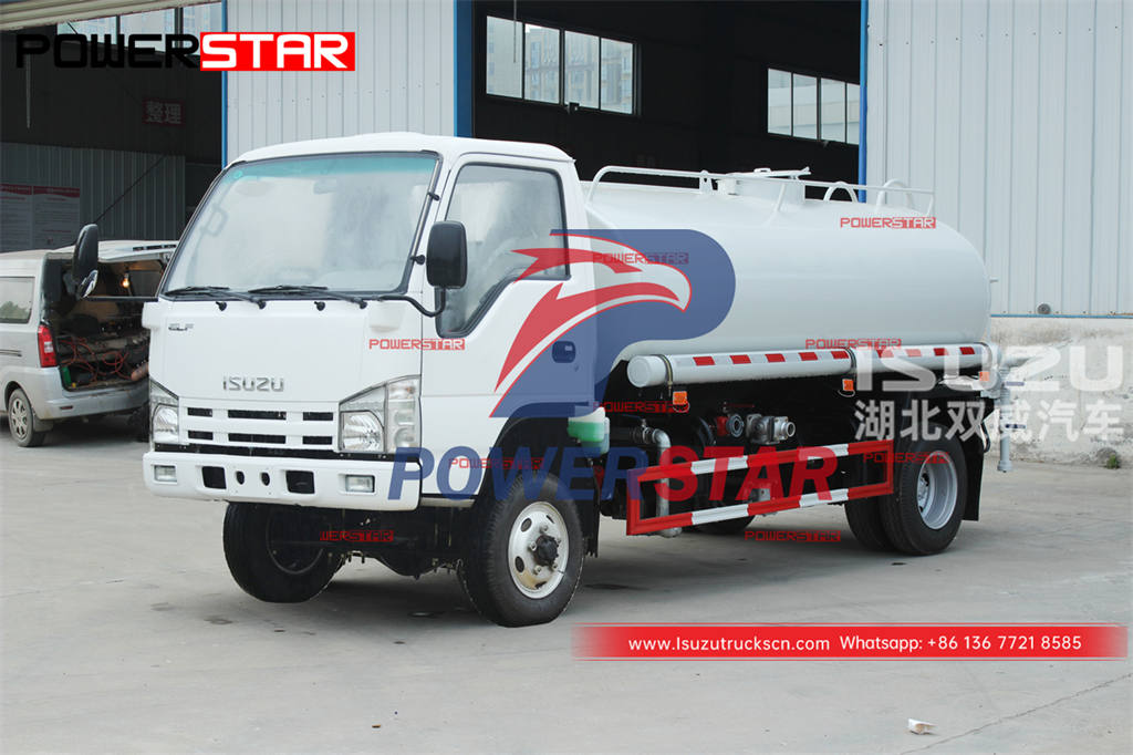 ISUZU 100P NKR 4Ã—4 off-road water sprinkler truck for sale