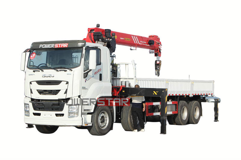 Isuzu truck na may palfinger crane