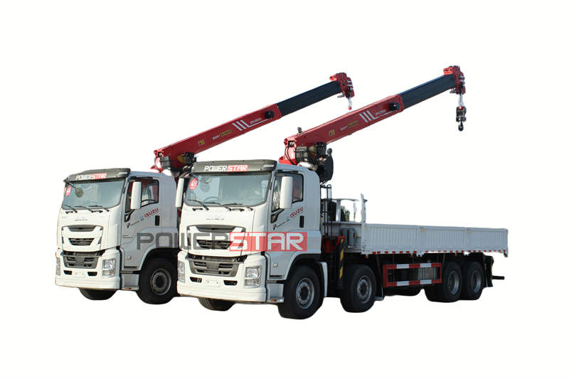 Isuzu truck na may palfinger crane