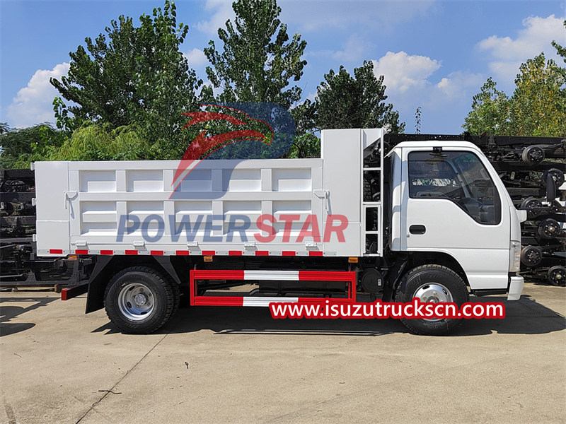 Isuzu dumper truck