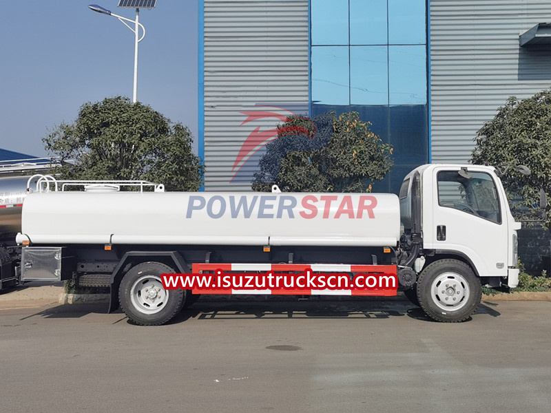 Isuzu potable water truck