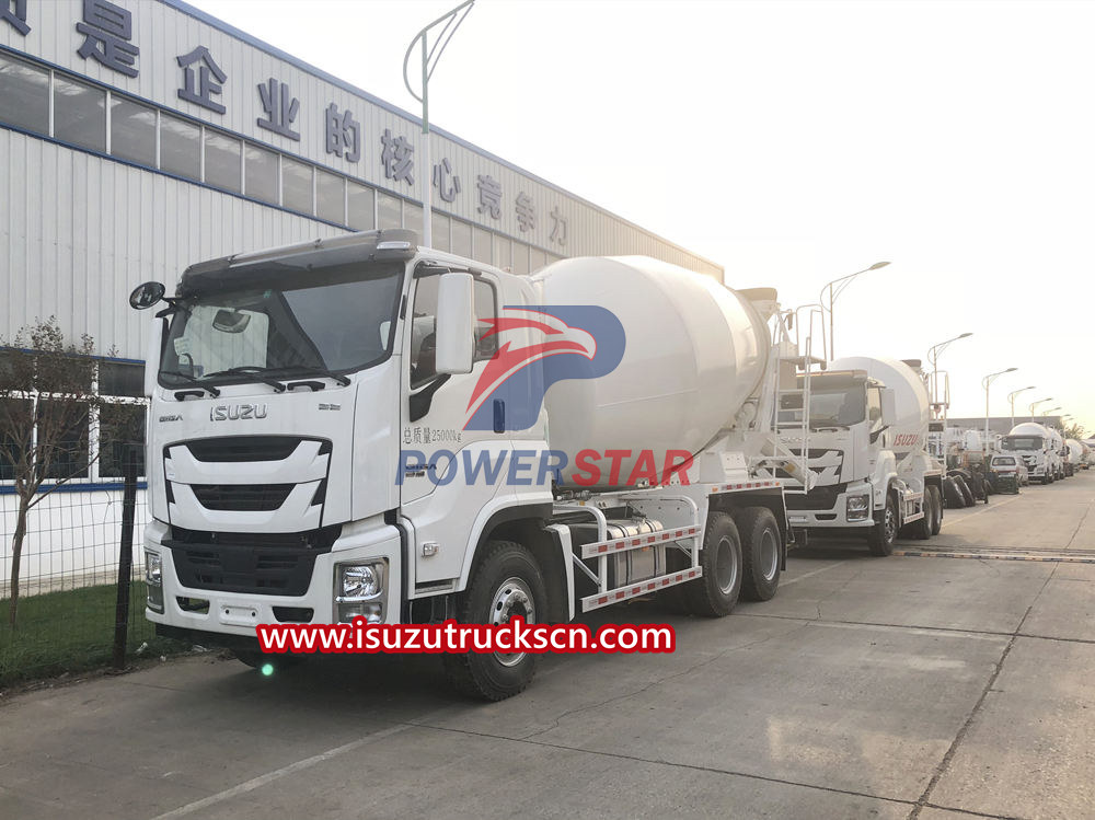 Isuzu mixer truck