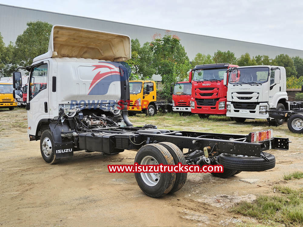 Isuzu 700P ELF Chassis