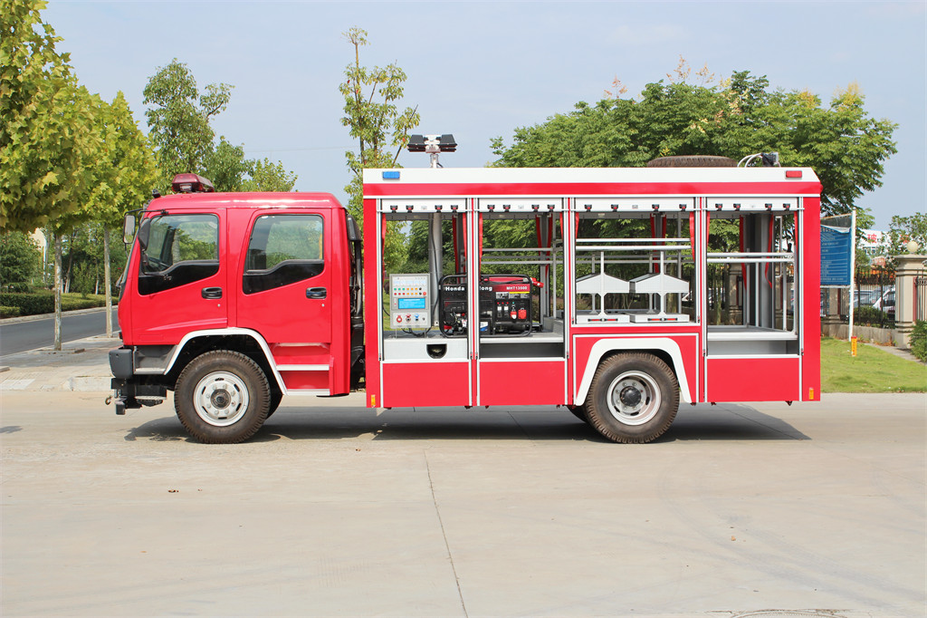 Isuzu Rescue Fire Truck with Winch & Crane & Generator