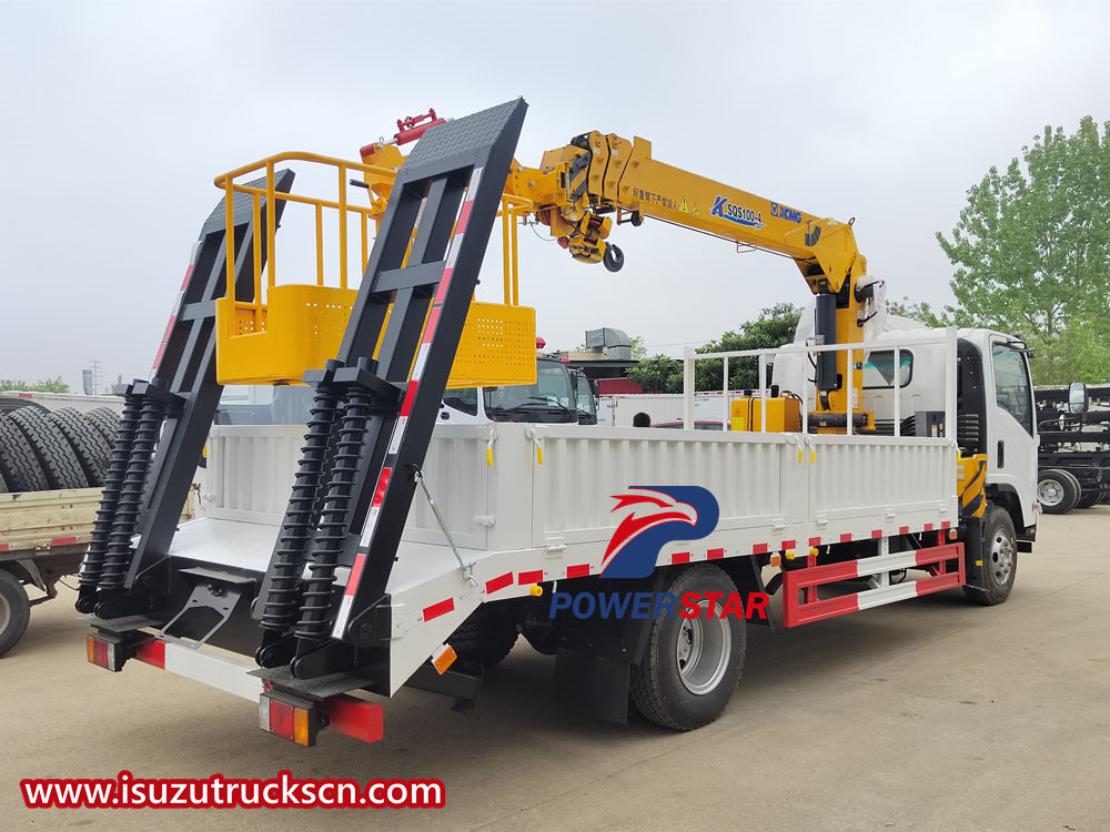 Isuzu truck na may crane