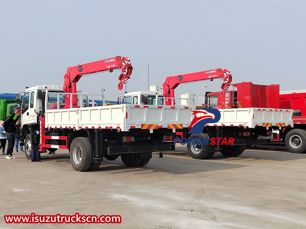 Isuzu hydraulic crane truck