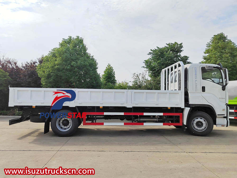 Isuzu transport truck