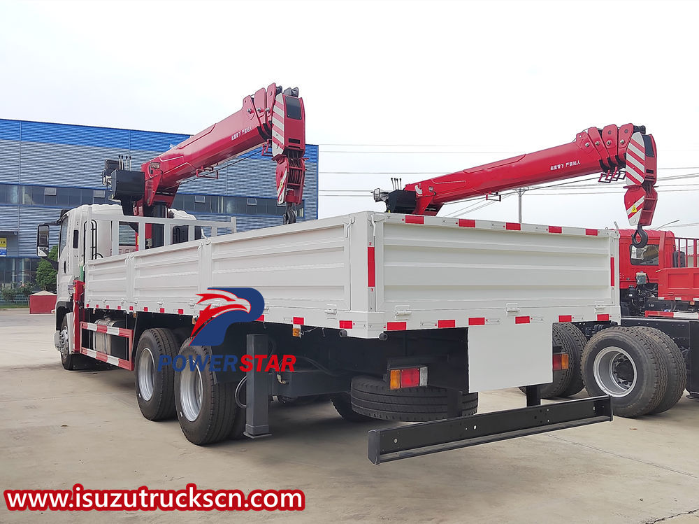 Isuzu truck na may crane