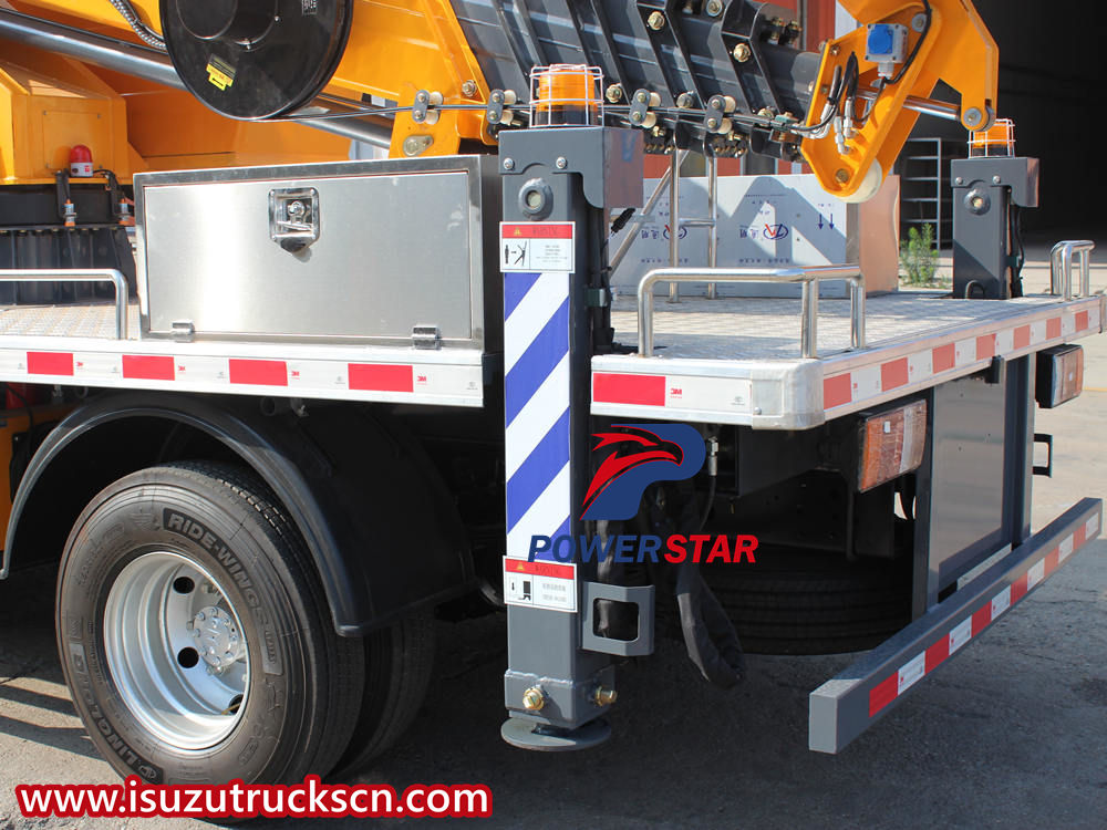 Isuzu aerial platform truck