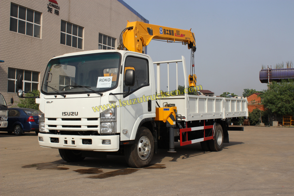 Ang Africa ROKO construction company ay nag-order ng Isuzu NPR truck na may XCMG 5ton crane
    