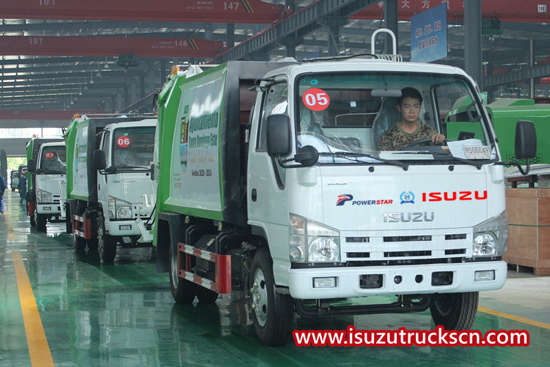 10 unit ng ISUZU 4x2 garbage compactor truck ang ipinadala sa 40 HQ container
    