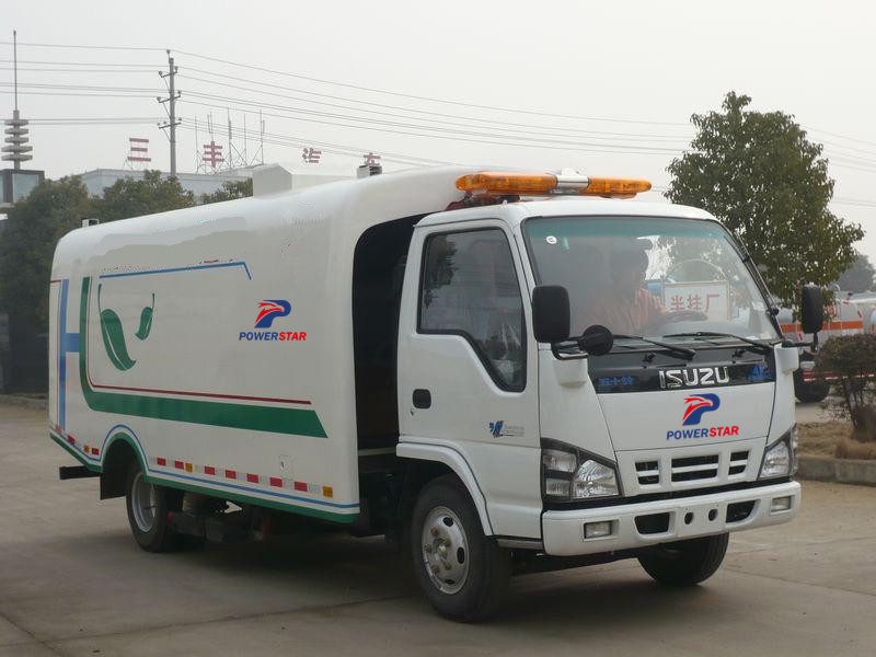 Mga Isuzu truck na Dry Vacuum Sweeper Road Sweeper Truck na gawa ng mga Powerstar truck
    