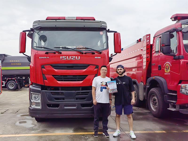 ISUZU GIGA fire fighting truck na ibinibigay sa Ethiopia
    