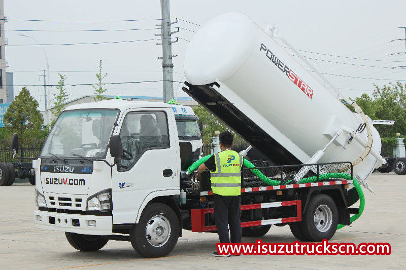 Isuzu Vacuum suction truck operation manual bagong Isuzu 6000Liters sewage truck.
    