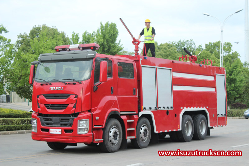 Japan Isuzu Giga Foam Dry Powder Fire Engine
    