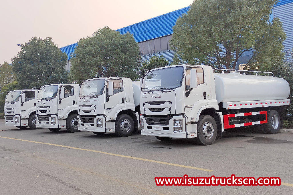 ISUZU GIGA 12000L drinking water tanker truck para i-export
    